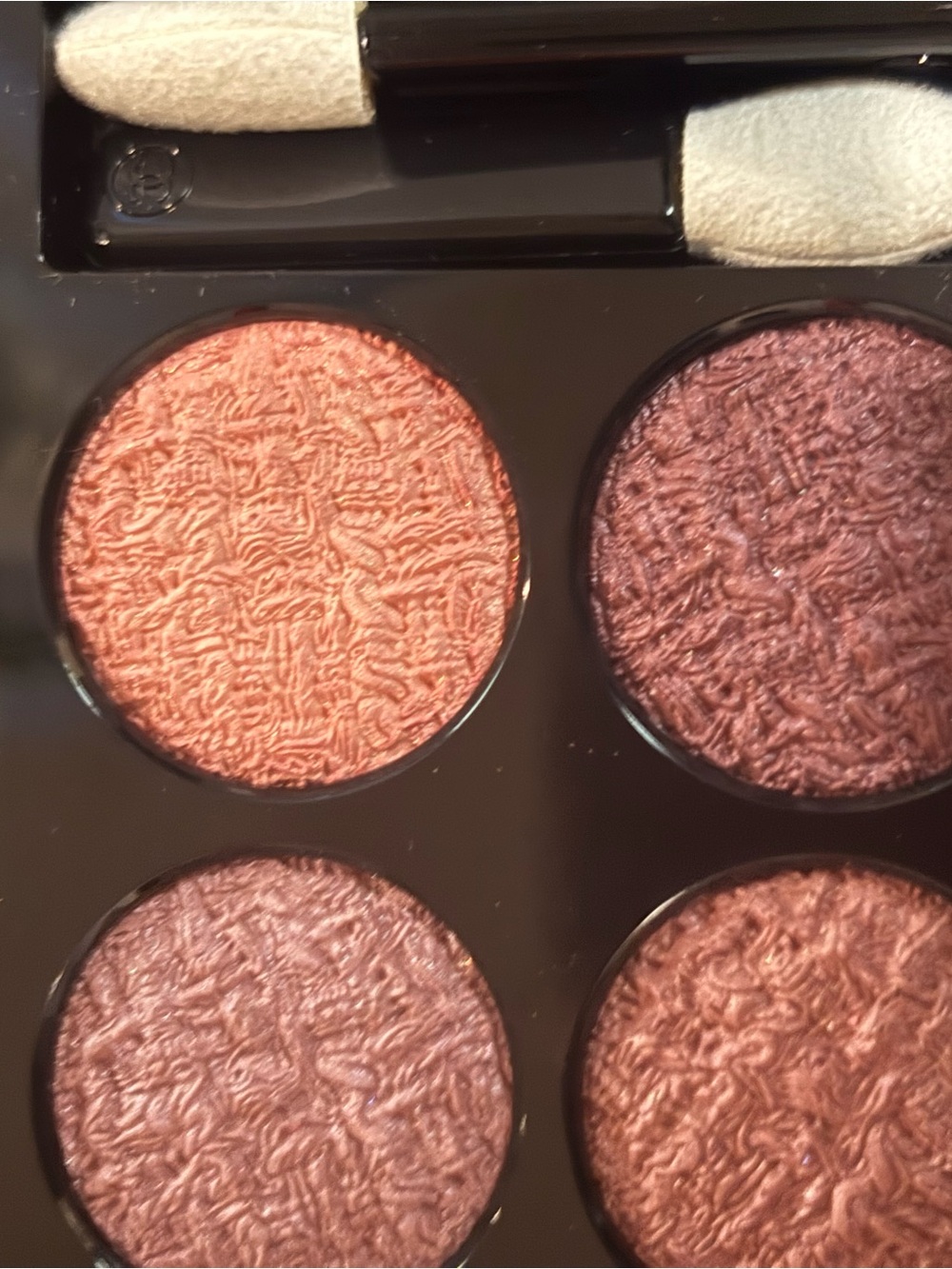 CHANEL Les 4 Ombres Tweed Quad Eyeshadow — Purple & Gold Accent - Picture 7 of 8
